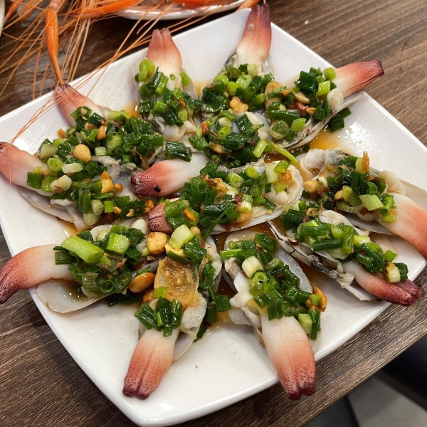 Tu hài trắng nướng mỡ hành