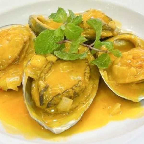 Bào ngư Hàn Quốc xốt trứng muối