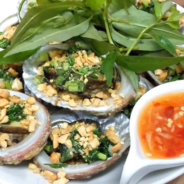 Bào ngư Hàn Quốc nướng mỡ hành