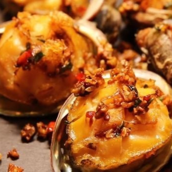 Bào ngư Hàn Quốc sốt bơ tỏi