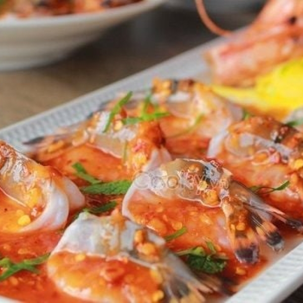 Tôm thẻ tái thái