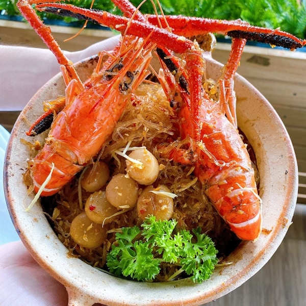 Tôm càng xanh xào miến