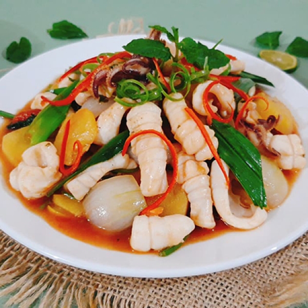 MỰC XÀO CHUA NGỌT 