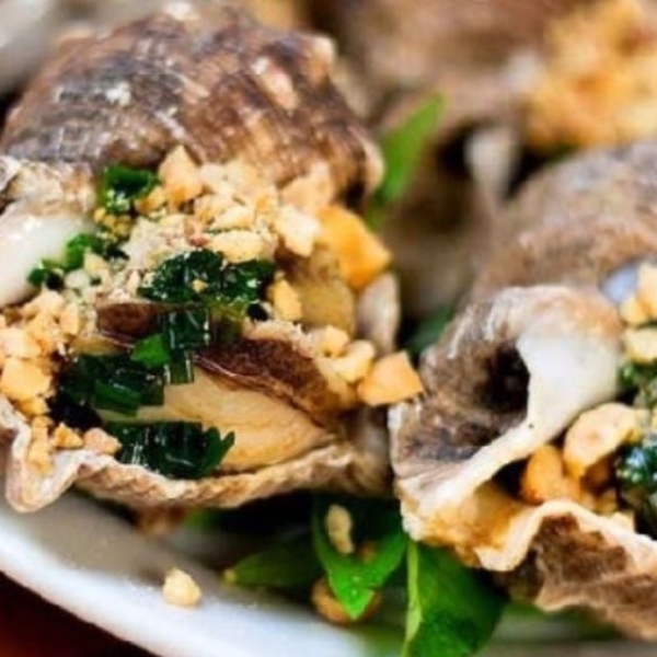 Ốc gai trắng nướng mỡ hành