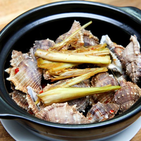 Ốc gai trắng hấp xả