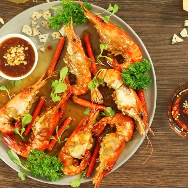 Tôm càng xanh cháy tỏi