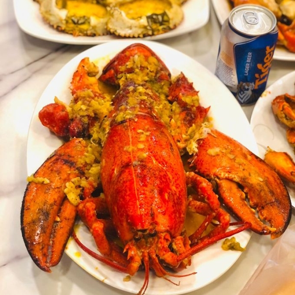 Tôm hùm Alaska cháy tỏi