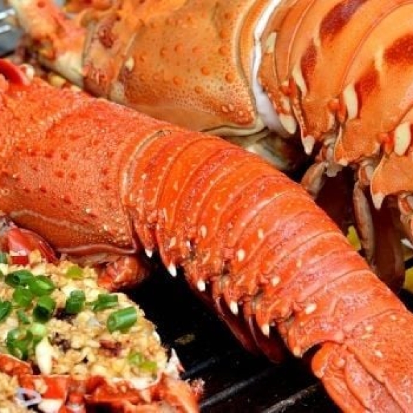 Tôm hùm sốt bơ tỏi