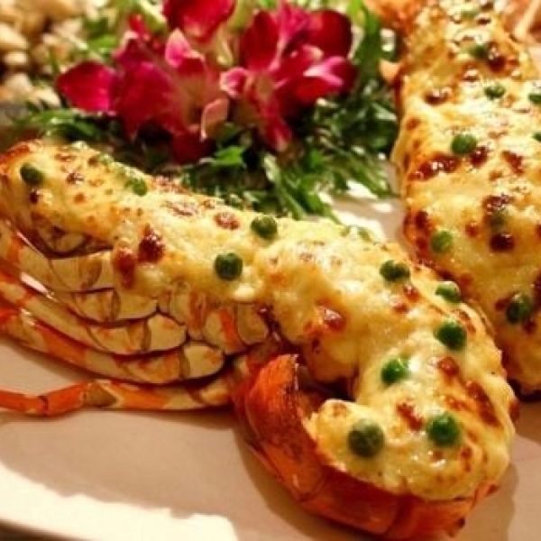 Tôm hùm Alaska đút lò phô mai