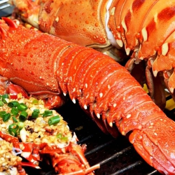 Tôm hùm Alaska nướng mỡ hành