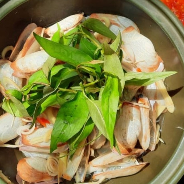 Tu hài trắng hấp xả